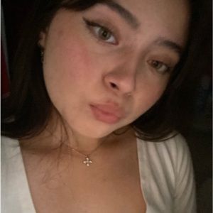 Meet your Posher, Cassandra